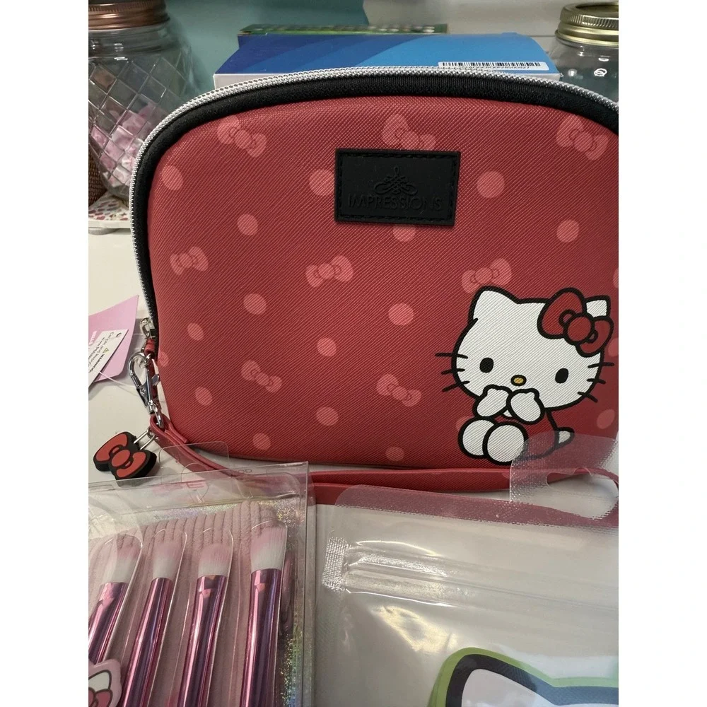 The Creme Shop Hello Kitty 4 Piece Beauty Set‎ Brush Kit Lip Balm Sheet Mask NIB